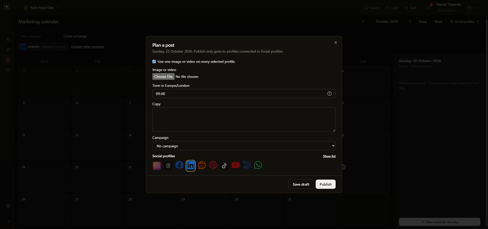 Blank Plan a post form with media, time, copy, campaign and social-network logo controls, plus separate Save draft and Publish buttons.